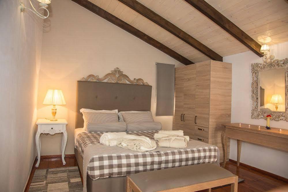 Porto Enetiko Suites Rethymno  Bagian luar foto